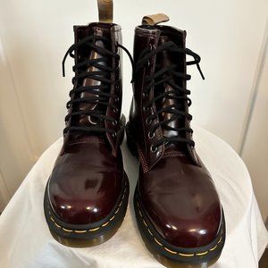 Dr. Martens - VEGAN 1460 LACE UP BOOT - Burgundy - EU41/US9